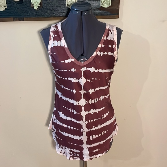 Young Fabulous and Broke Tye-Dye like Tank Top Blouse Size Medium - Picture 5 of 15